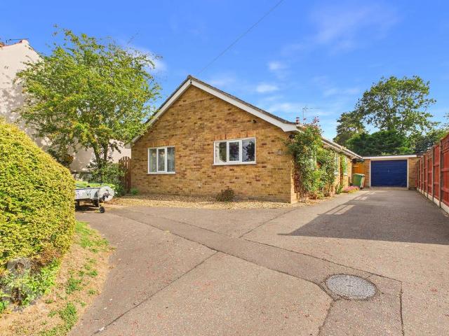 Bungalow for sale in Crostwick, Norfolk