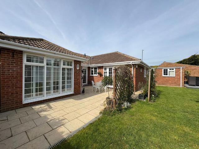 Bungalow for sale in St Marks, Maidenhead