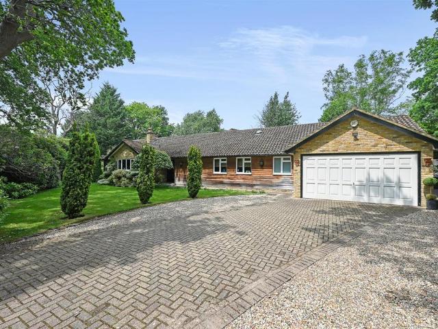 Bungalow for sale in Gerrards Cross, Denham