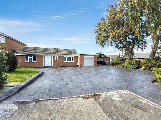 Bungalow for sale in Grove Vale, Sandwell