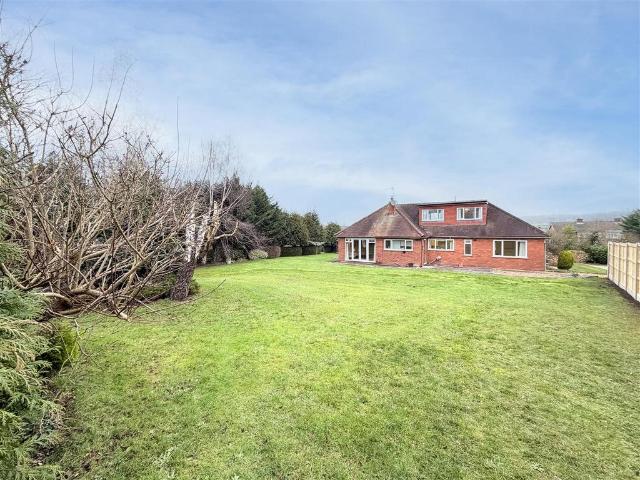 Bungalow for sale in Green Close, Warwickshire