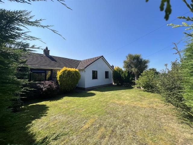 Bungalow for sale in Dinas Cross