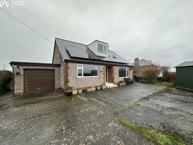 Bungalow for sale in Dwyran, Wales