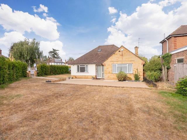 Bungalow for sale in Bray Wick, Bray