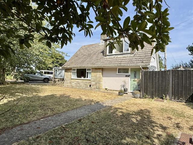 Bungalow for sale in Freshwater, Isle Of Wight