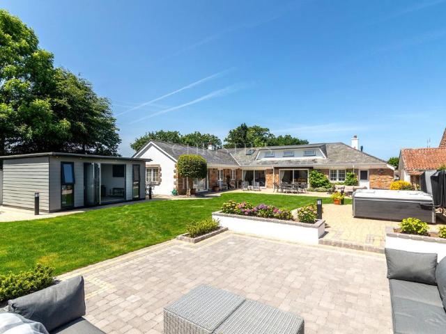 Bungalow for sale in St. Lawrence, Ventnor