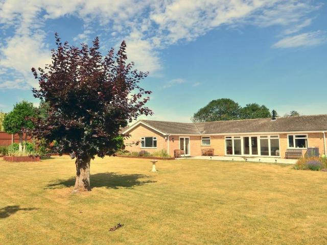 Bungalow for sale in Belleau, Lincolnshire