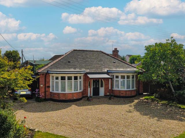 Bungalow for sale in West Monkton, Somerset