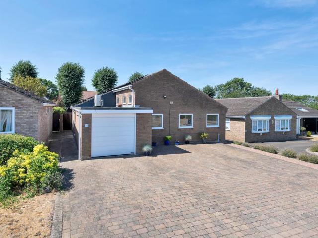 Bungalow for sale in Woodditton, Barway