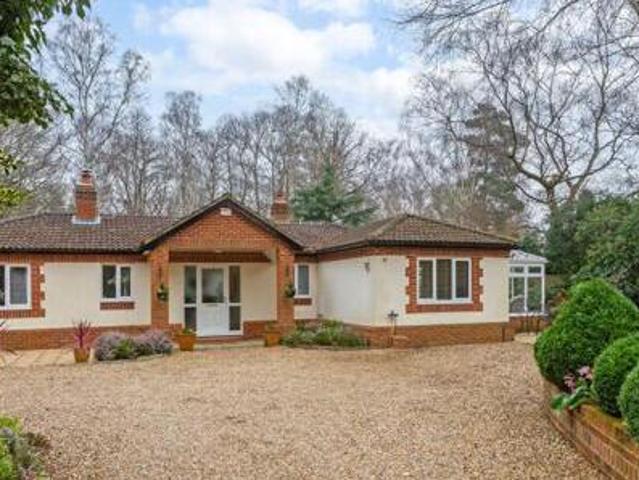 House for sale in Ascot