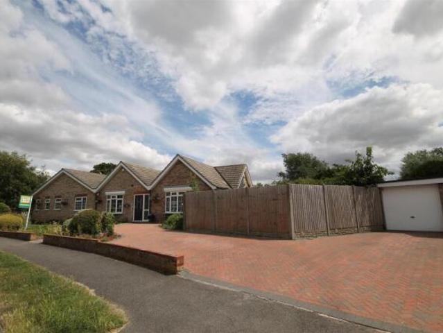 Bungalow for sale in Bedford