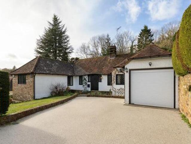 House for sale in Hillview, Surrey