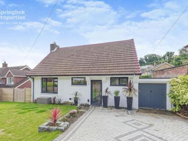 House for sale in River, Ash