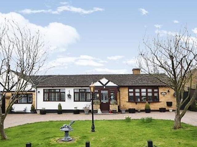 House for sale in Wickford, Essex