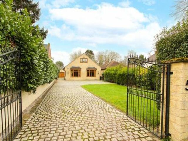House for sale in Edenthorpe, South Yorkshire