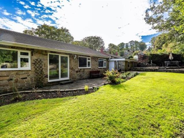 House for sale in Huddersfield, West Yorkshire