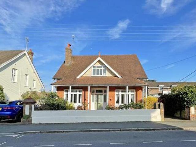 House for sale in Perryfields, West Sussex