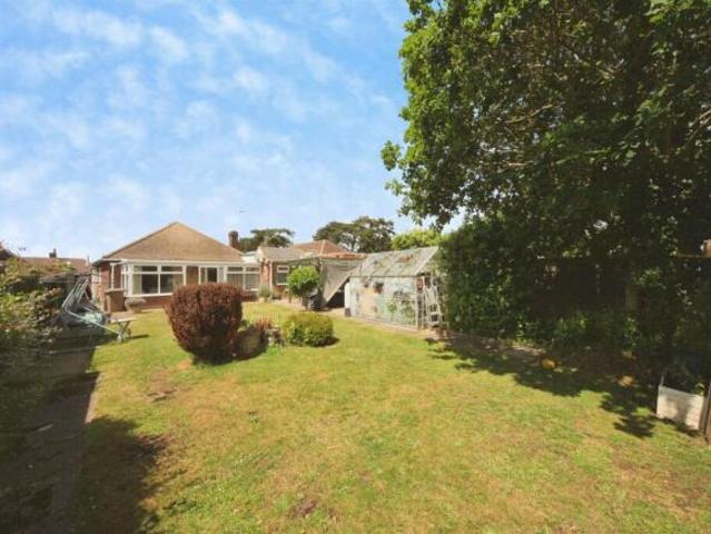 Bungalow for sale in Spring Park, Luton
