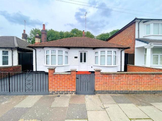 Bungalow for sale in Old Wharf, City Of Leicester