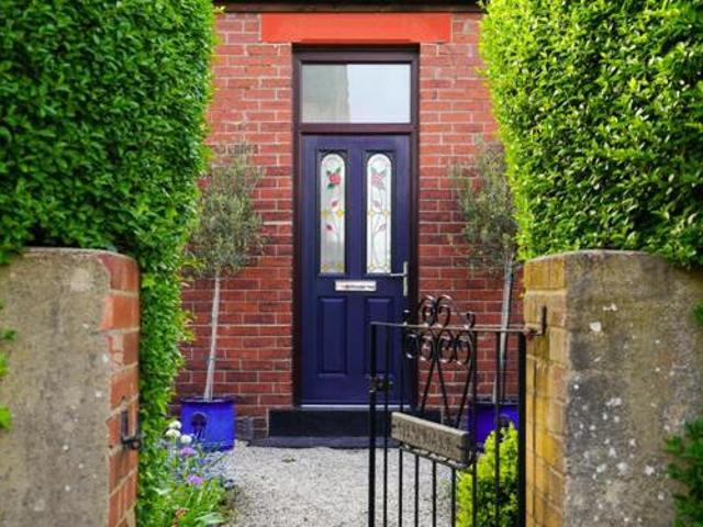 House for sale in Churwell, West Yorkshire