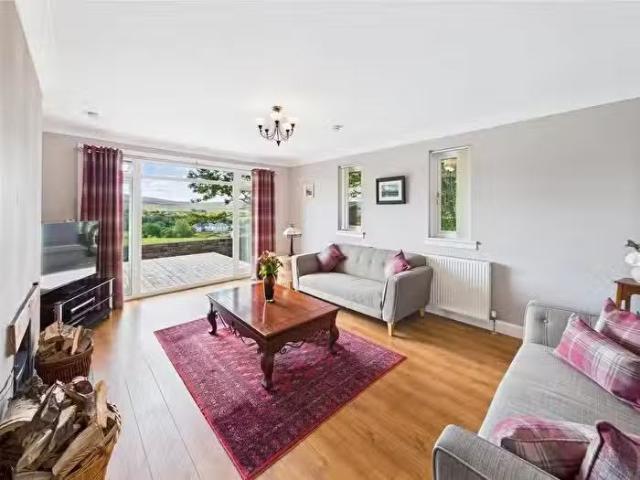House for sale in Skares
