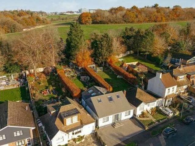 House for rent in Surrey