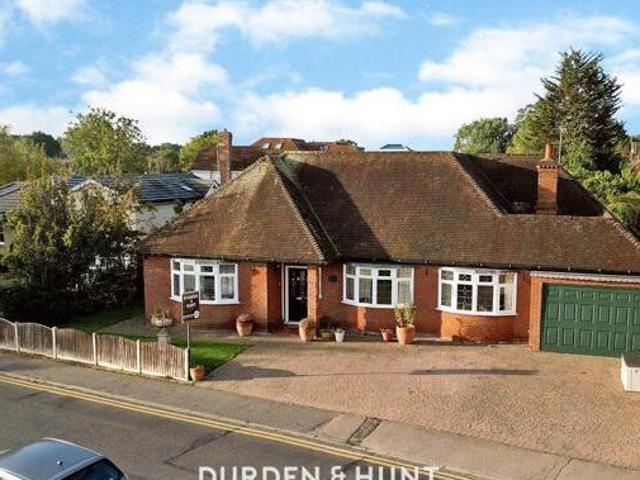 House for sale in Epping
