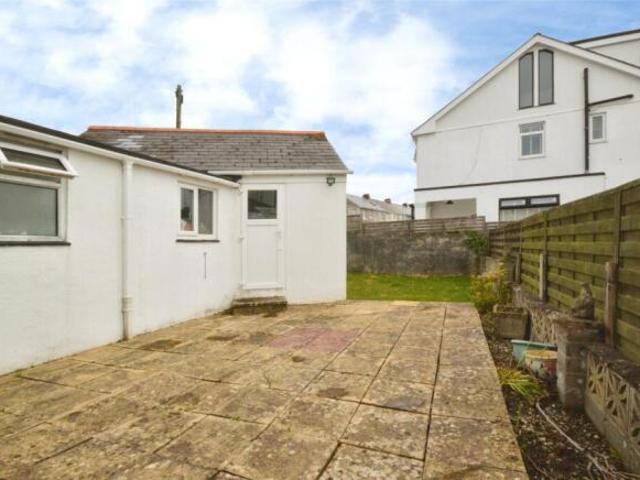 Bungalow for sale in Follaton, Strode