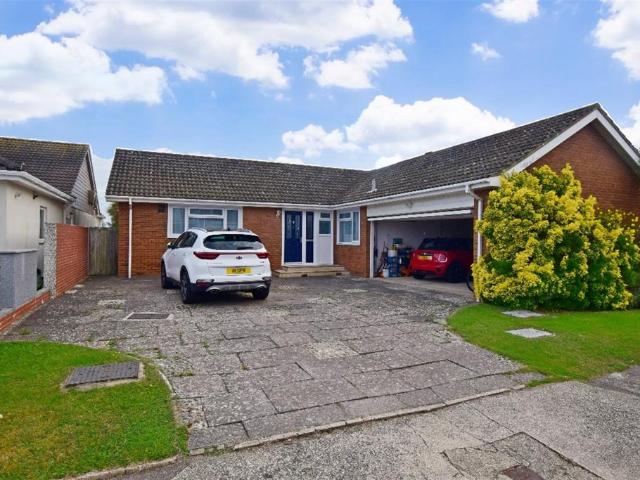 Bungalow for rent in Rose Green, Clapham