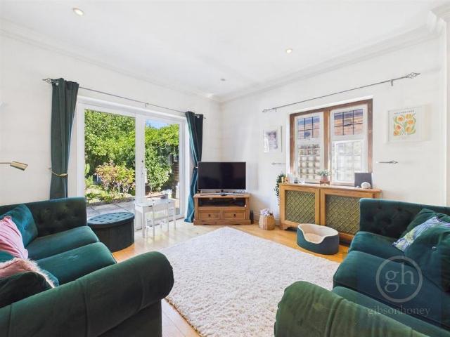 House for rent in Ickenham, Greater London