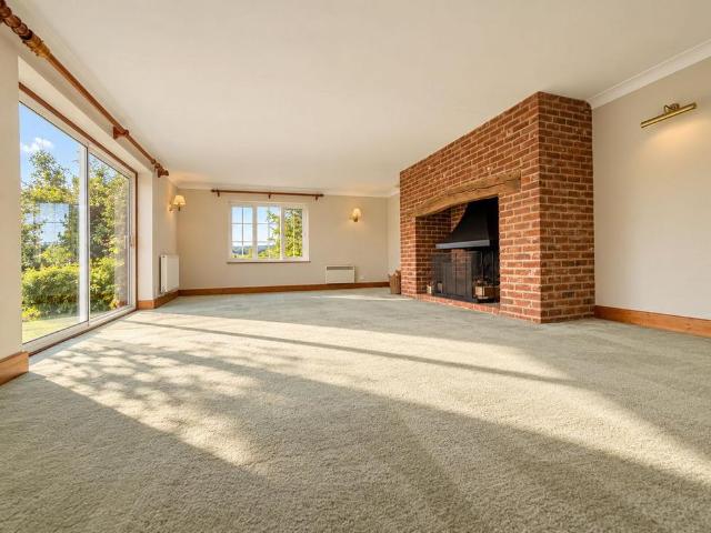 House for rent in Splaynes Green, Wealden