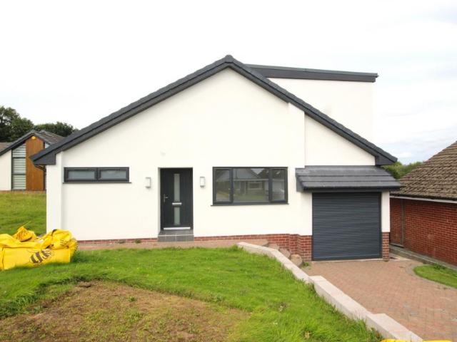 Bungalow for rent in Bradshaw, Lee Bank