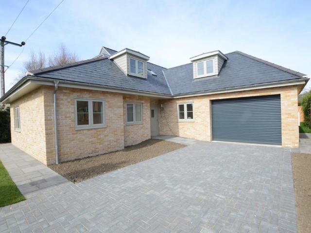 Bungalow for rent in Beyton, Mid Suffolk