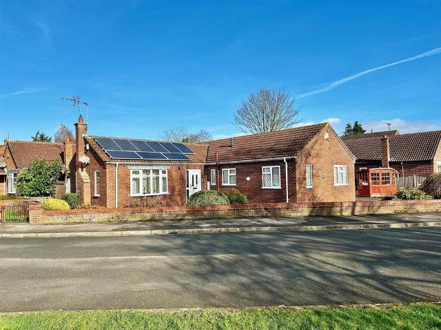 Bungalow for rent in Wheldrake, York