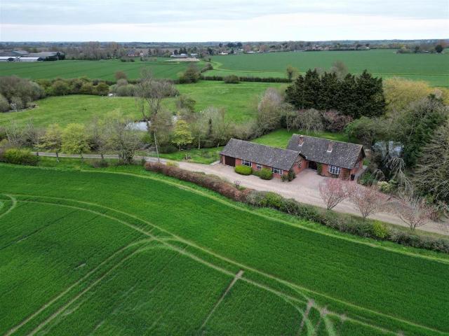 Bungalow for rent in Bedingfield, Suffolk