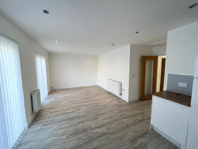 House for rent in Golfhill, Glenmavis
