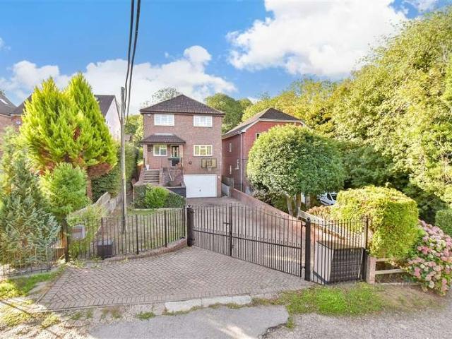 Farm for sale in Walderslade, Chatham