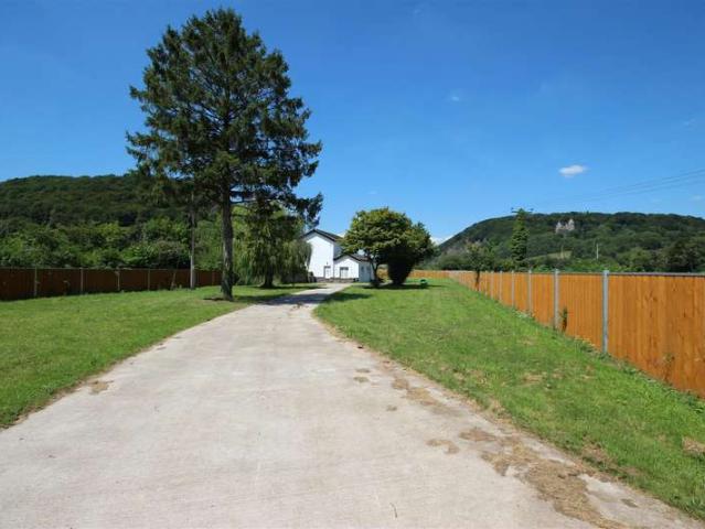 Farm for sale in Gwaelod-y-garth, Wales
