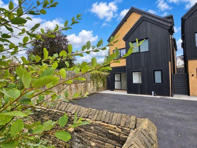 Farm for sale in Heaton Royds, Bradford