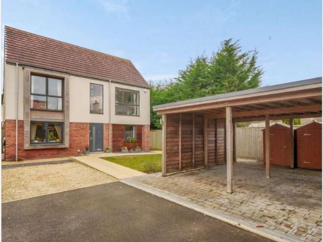 Farm for sale in Woodford, School House