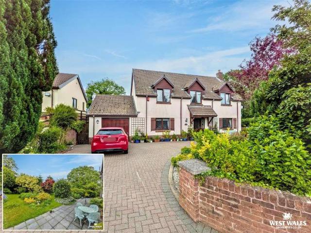 Farm for sale in Idole, Wales