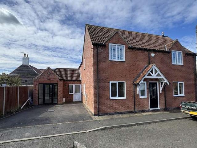 Farm for sale in Redmile, Brentingby