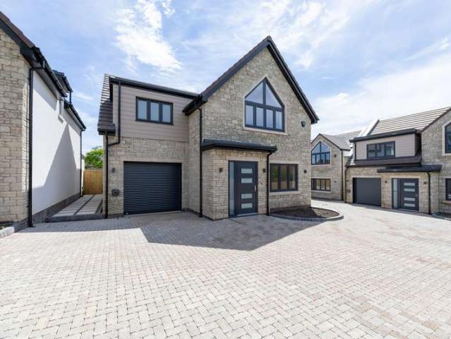 Bungalow for sale in Westone, Northampton