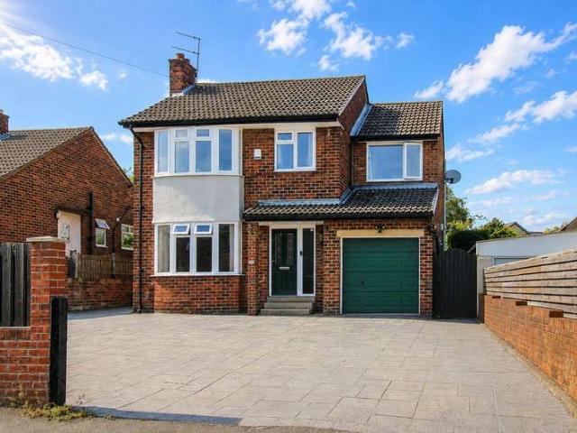 Farm for sale in Thornhill Lees