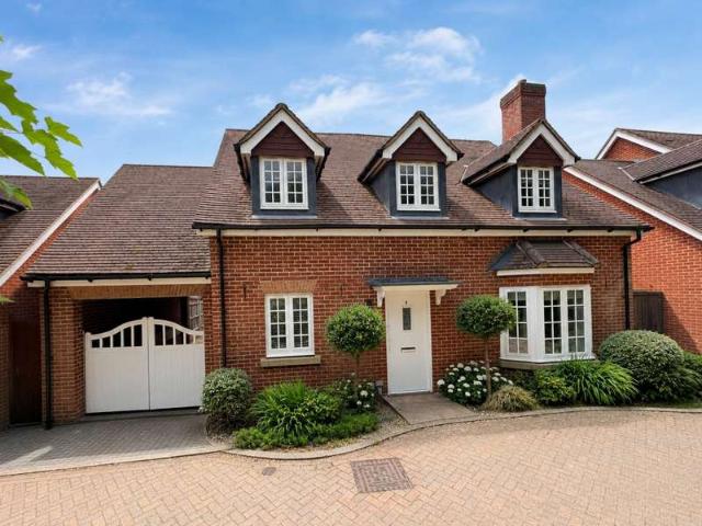 Farm for sale in Stoke Mandeville, Buckinghamshire