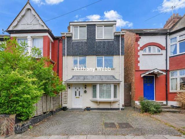 Farm for sale in Palmers Green, Greater London