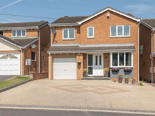 Farm for sale in Outwood, Outwood