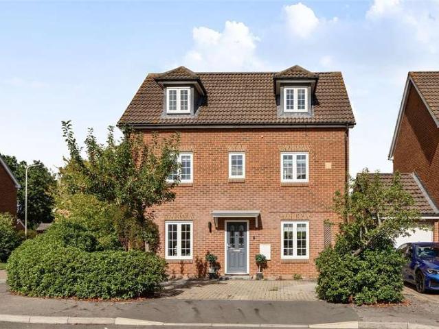 Farm for sale in Sindlesham, Winnersh