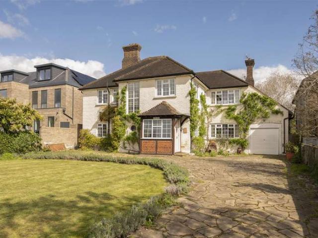 Farm for sale in New Malden, Greater London