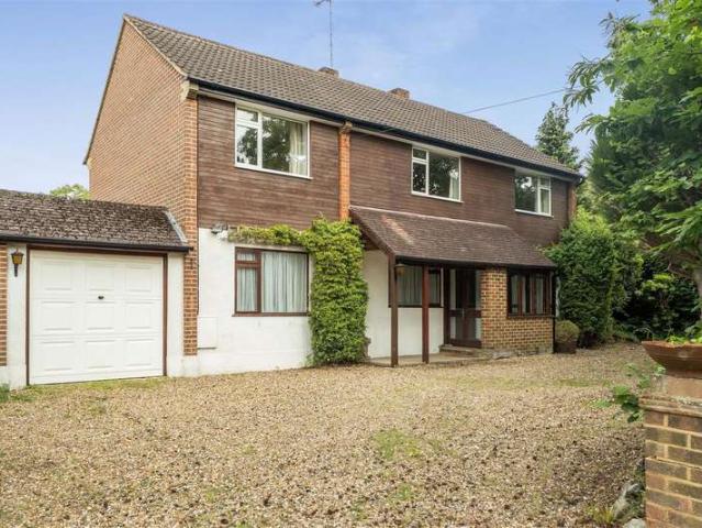Farm for sale in Buckler's Park, Crowthorne
